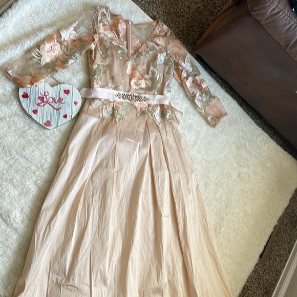Long peach with flowers dress perfect for a wedding or prom - Picture 2 of 7